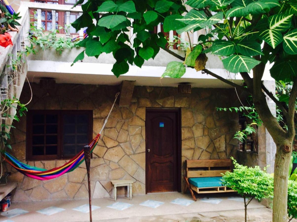 Hostal Moai Montanita Exterior photo
